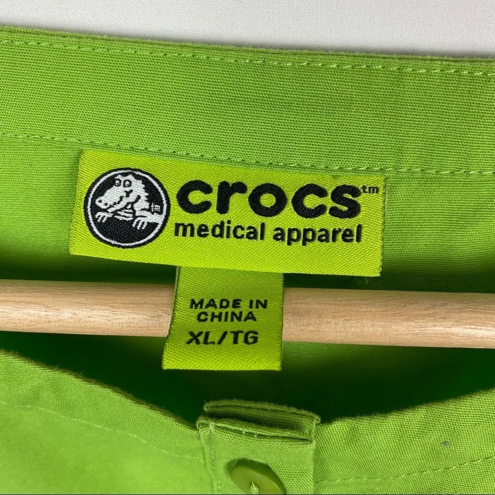 Crocs Medical Apparel Scrubs Top V Neck 3 Pocket - Picture 6 of 10